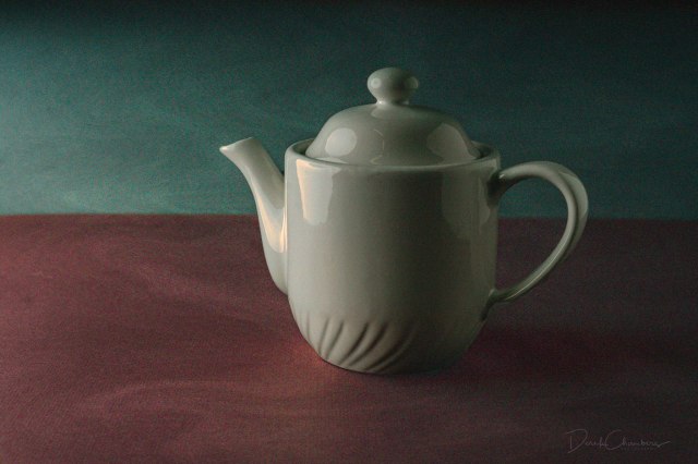 Derek Chambers - The Teapot DCP5493TexSig